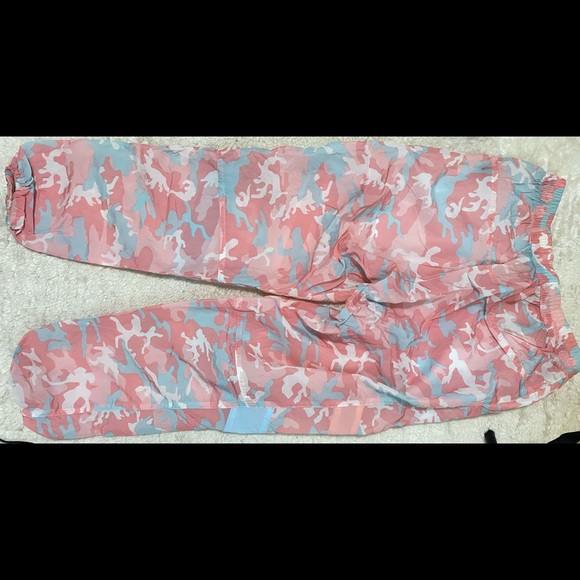 Like new …Kylie trackpant pink camouflage! - Picture 1 of 3